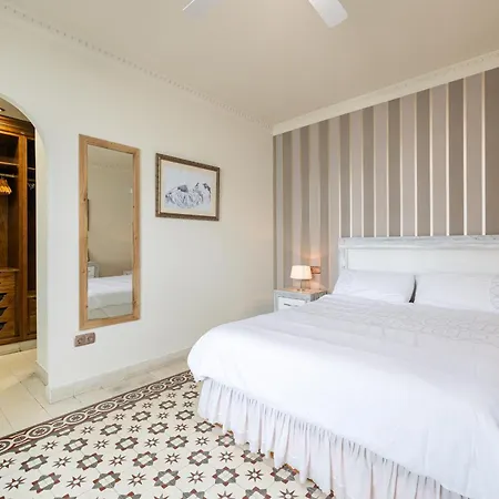 Holiday home Luxury Center By Aora *